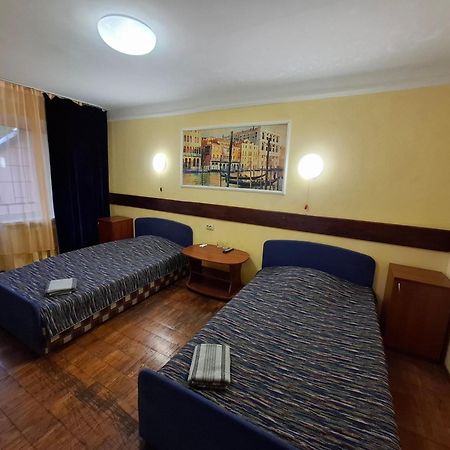 Hotel Desna Kut Kiev Exterior foto