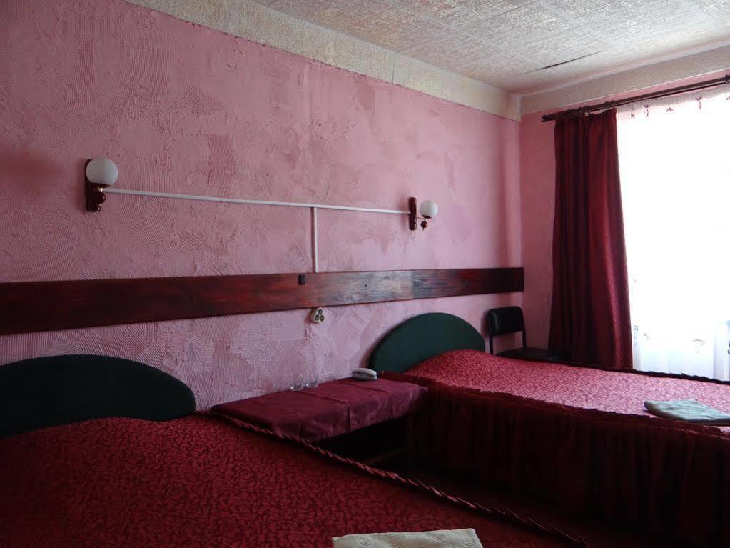 Hotel Desna Kut Kiev Exterior foto